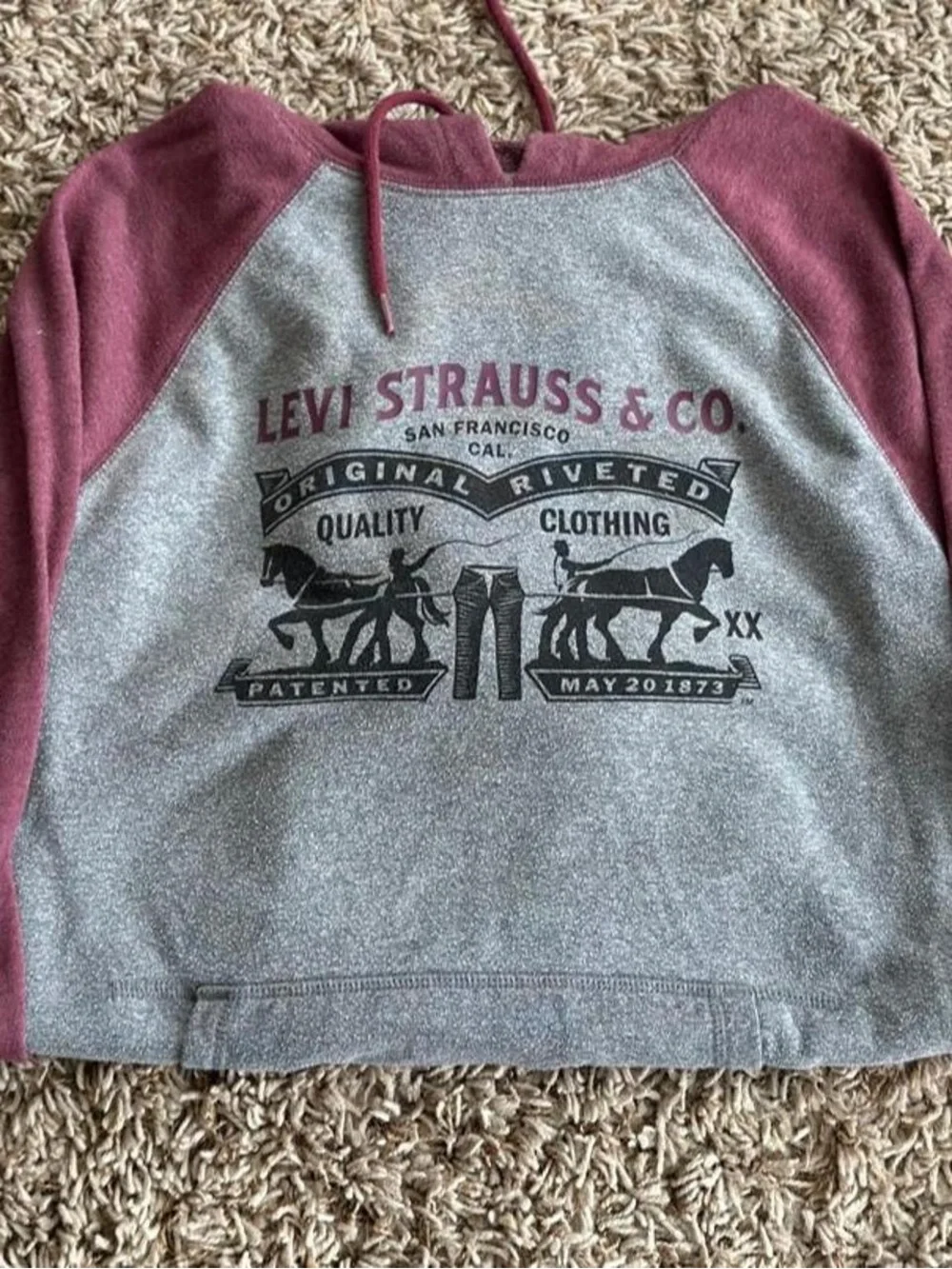 Levi's Men's Gray and Burgundy Crewneck Pullover with Logo